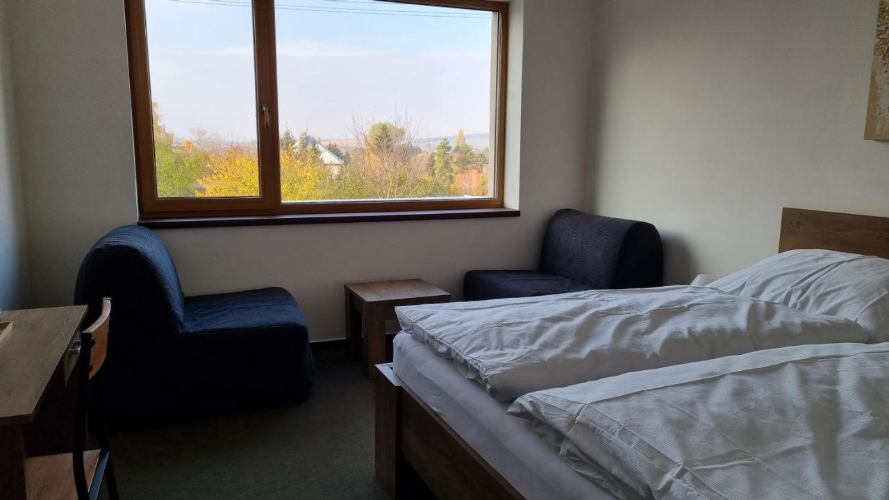 Pension Vinarstvi Klucov エクステリア 写真